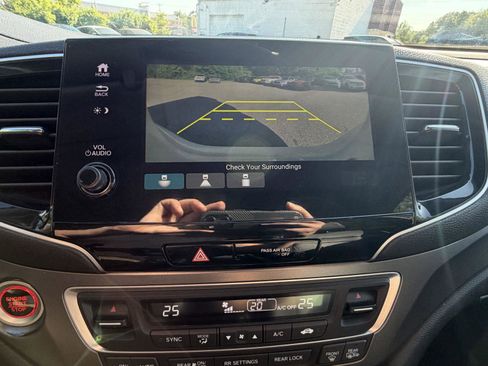 Used 2020 Honda Pilot Black Edition image 17