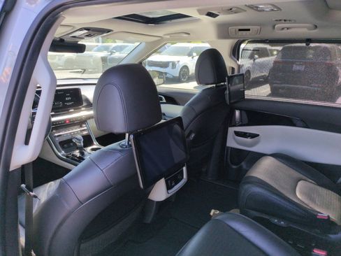 Used 2022 Kia Carnival SX Prestige FWD image 35