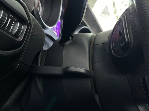 Used 2018 Jeep Wrangler Unlimited Sport image 19