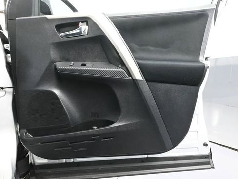 Used 2015 Toyota RAV4 XLE image 44
