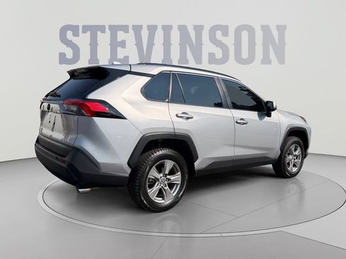 Used 2022 Toyota RAV4 LE AWD/4WD image 5