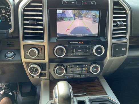 Used 2019 Ford F150 Lariat AWD/4WD image 19