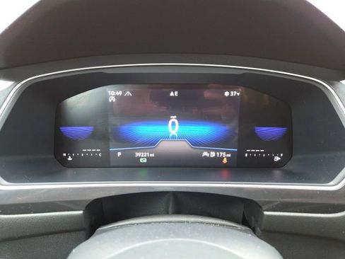 Certified 2024 Volkswagen Tiguan SE image 13