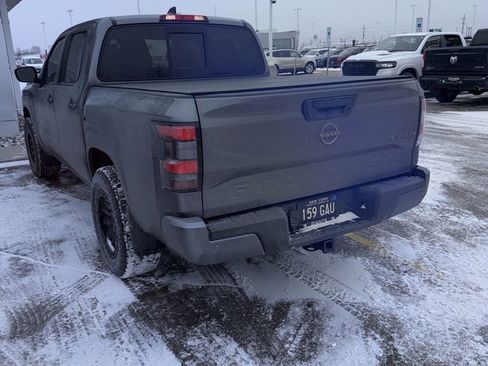Used 2022 Nissan Frontier SV image 3