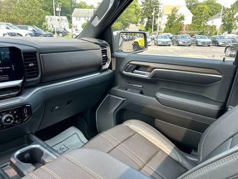 Used 2024 Chevrolet Silverado 1500 High Country w/ Technology Package AWD/4WD image 26