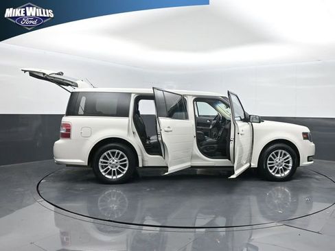 Used 2013 Ford Flex SEL image 27