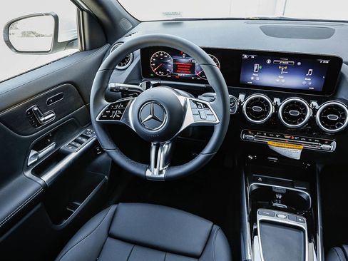 New 2026 Mercedes-Benz GLA 250 image 14