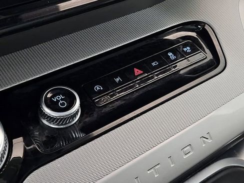 Certified 2025 Ford Expedition Active image 28