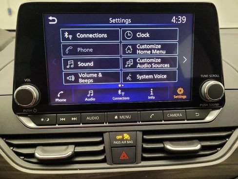 Used 2024 Nissan Altima 2.5 SV image 25