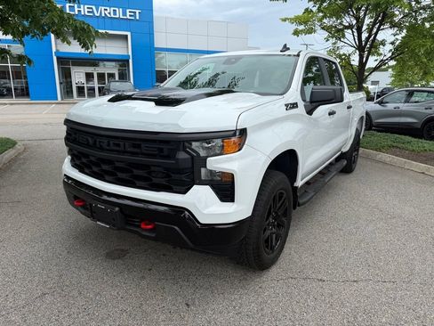 Used 2023 Chevrolet Silverado 1500 Custom Trail Boss w/ LPO, Dark Essentials Package AWD/4WD image 9