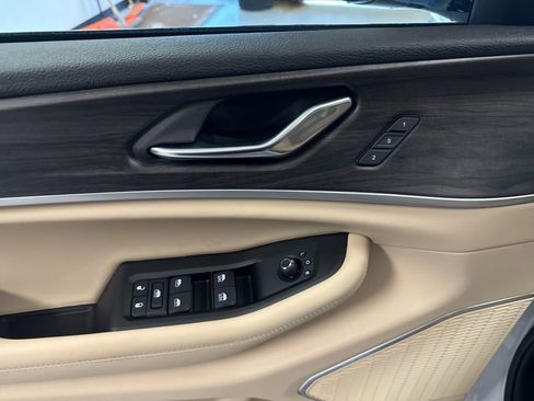 New 2026 Jeep Grand Cherokee L Limited image 5