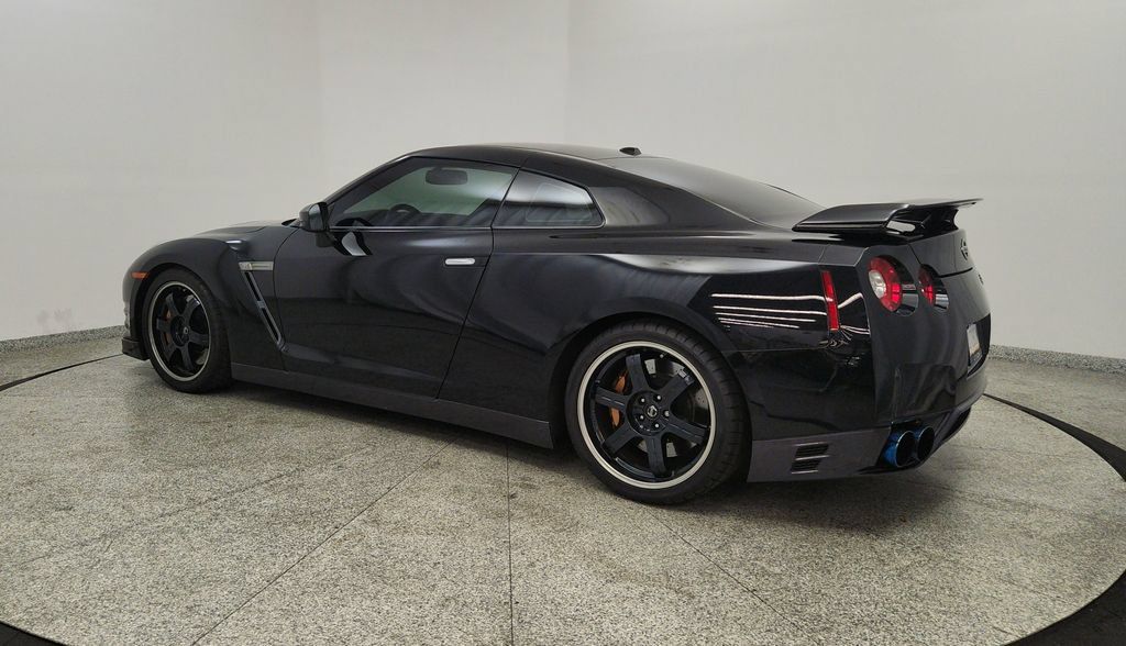 Used 2012 Nissan GT-R Black Edition AWD/4WD image 3