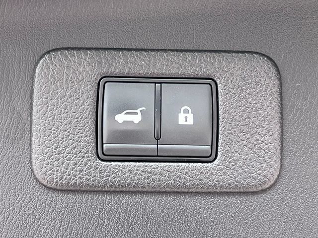 Used 2024 Nissan Armada SL w/ Captain's Chairs Package AWD/4WD image 36