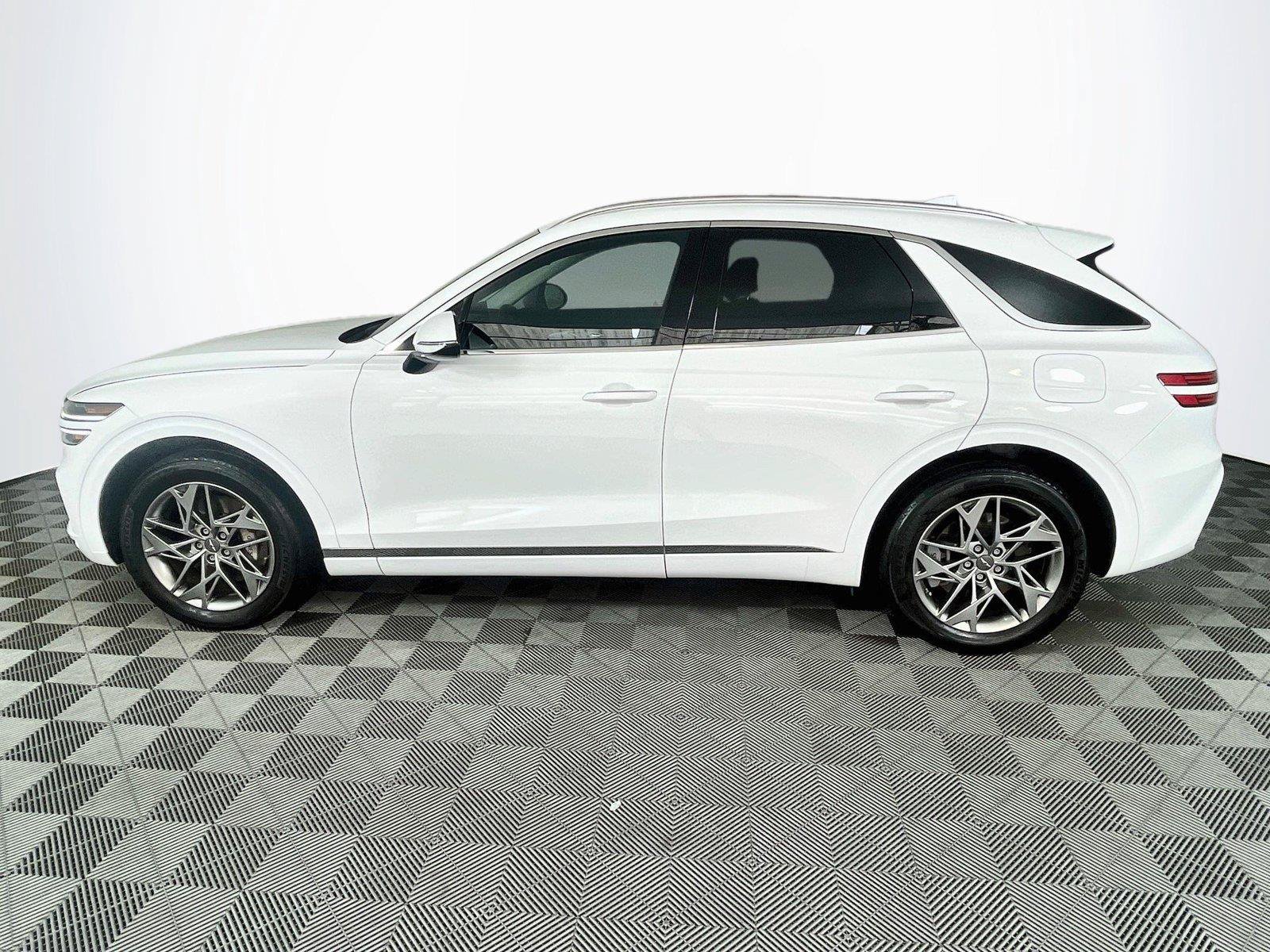Used 2023 Genesis GV70 2.5T w/ Select Package AWD/4WD image 4
