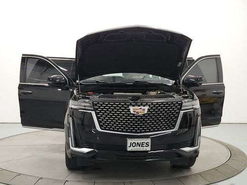 Used 2023 Cadillac Escalade Premium Luxury image 10