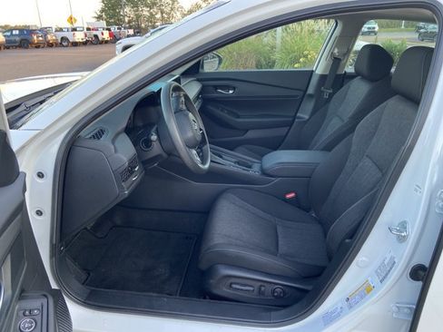 Used 2023 Honda Accord EX image 36