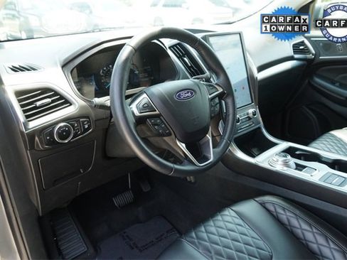 Used 2024 Ford Edge Titanium image 18