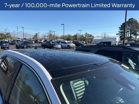 Used 2023 Ford Edge SEL w/ Convenience Package image 4