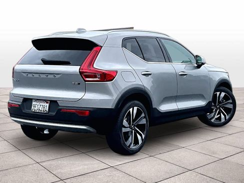 Used 2023 Volvo XC40 B5 Ultimate AWD/4WD image 16