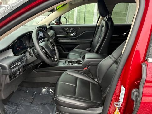 Used 2023 Lincoln Corsair Standard image 9