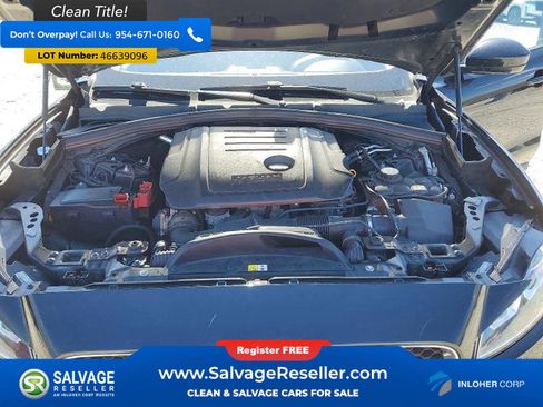 Used 2018 Jaguar F-PACE Premium AWD/4WD image 16