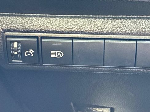 Used 2021 Toyota Corolla SE w/ Carpet Mat Package (TMS) FWD image 29
