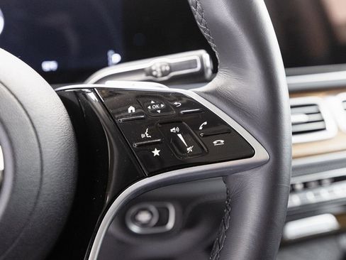 Used 2025 Mercedes-Benz GLE 450e 4MATIC image 13