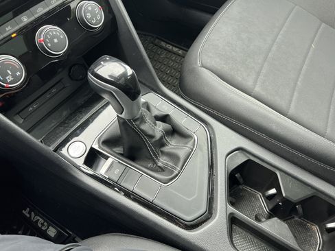 Certified 2023 Volkswagen Taos SE FWD image 23