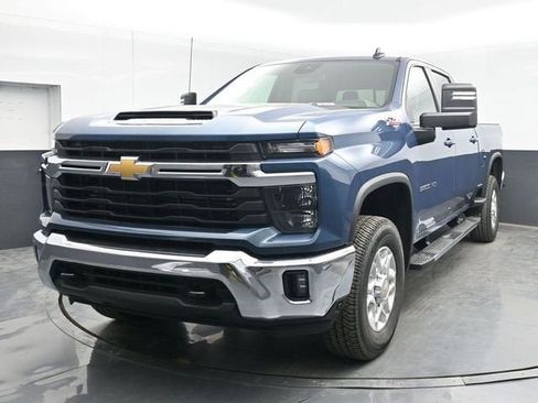 New 2026 Chevrolet Silverado 3500 LT w/ Leather Package AWD/4WD image 10