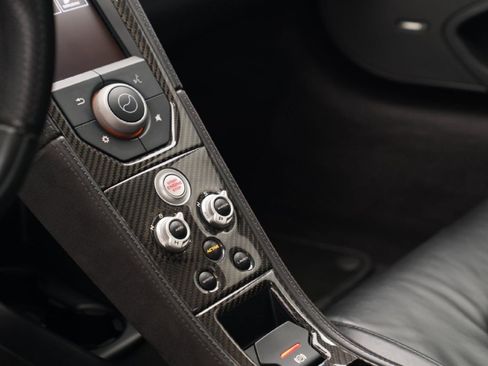 Used 2015 McLaren 650S Spider RWD image 20