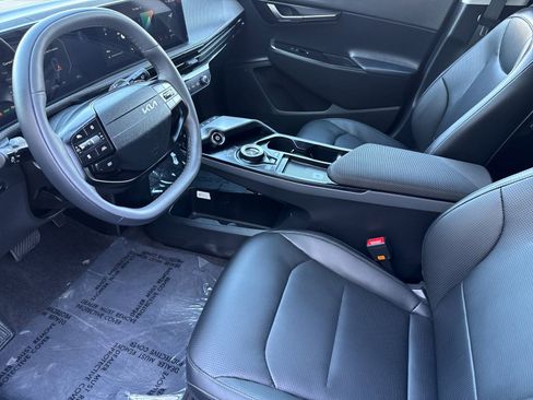 New 2025 Kia EV6 Wind image 9