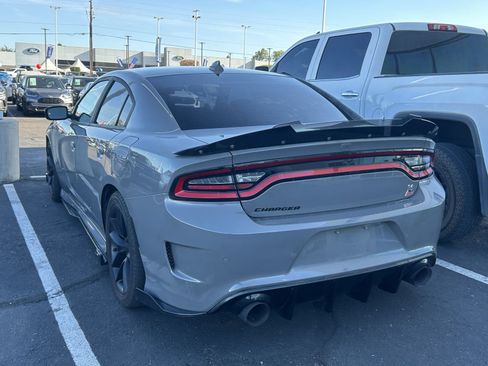 Used 2017 Dodge Charger R/T Scat Pack w/ Beats Audio Group RWD image 8