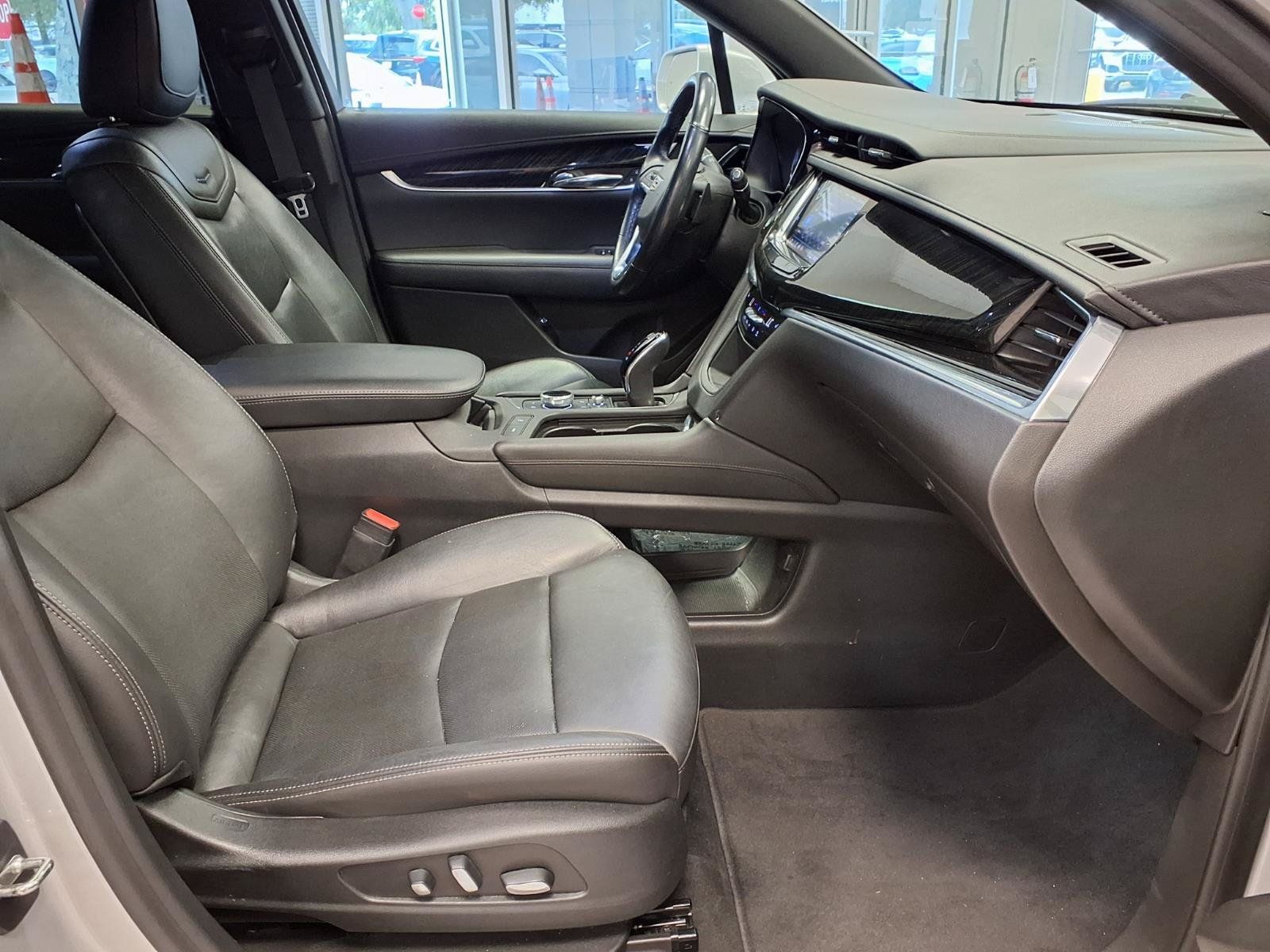 Used 2020 Cadillac XT6 Premium Luxury FWD image 10