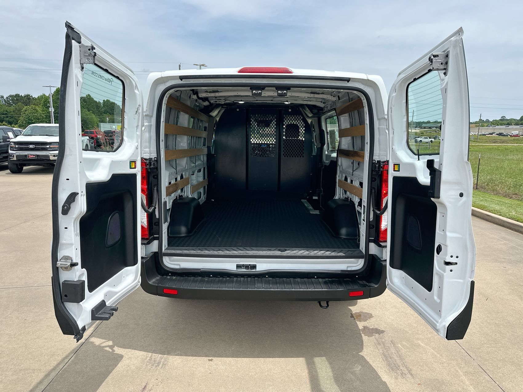 Used 2024 Ford Transit 250 Low Roof w/ Exterior Upgrade Package RWD image 21