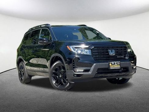 Used 2024 Honda Passport Black Edition image 2
