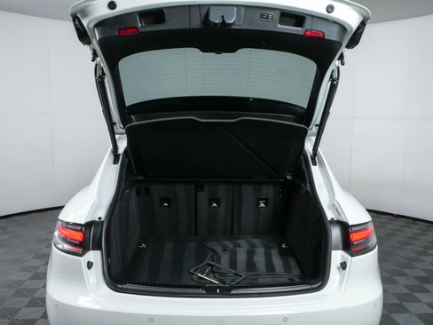 Certified 2021 Porsche Macan S AWD/4WD image 33