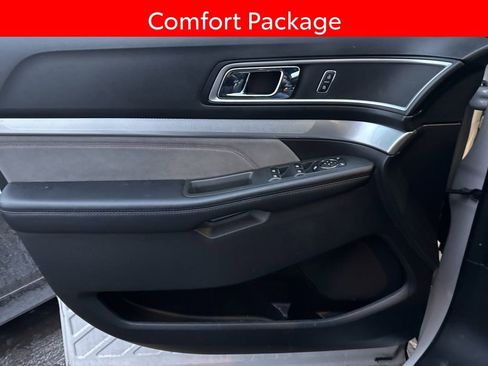 Used 2017 Ford Explorer XLT w/ Equipment Group 202A image 9