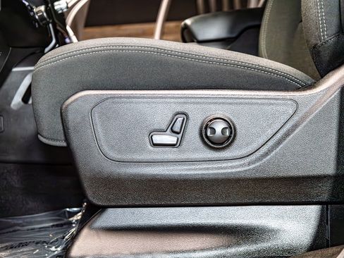 Used 2025 RAM 1500 Big Horn AWD/4WD image 24