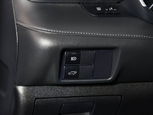 Used 2021 Toyota Highlander XLE AWD/4WD image 26