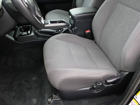 Used 2019 Toyota Tacoma TRD Sport image 25