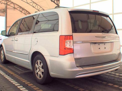 Used 2011 Chrysler Town & Country Touring FWD image 6