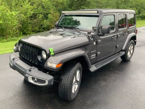 Used 2021 Jeep Wrangler Unlimited Sahara w/ Cold Weather Group AWD/4WD image 5