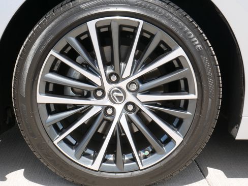 Certified 2025 Lexus ES 350 w/ Premium Package FWD image 15