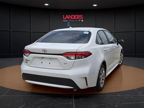Used 2020 Toyota Corolla LE FWD image 4