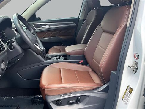 Used 2023 Volkswagen Atlas SEL R-Line AWD/4WD image 9