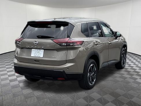 Used 2025 Nissan Rogue SV AWD/4WD image 6