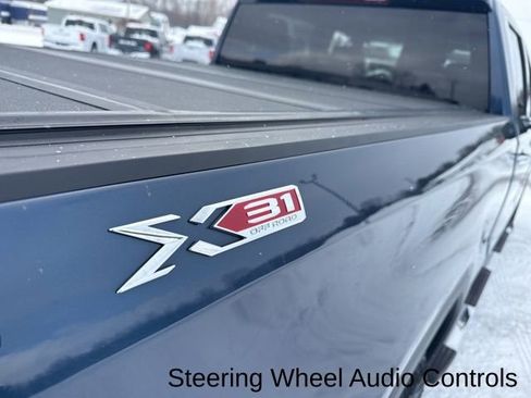 Used 2022 GMC Sierra 1500 SLT w/ SLT Convenience Package image 29