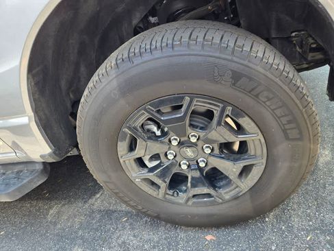 Used 2025 Ford F150 Lightning XLT AWD/4WD image 4