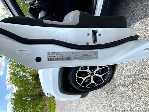 Used 2025 Jeep Compass Limited AWD/4WD image 22