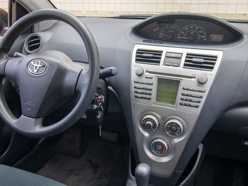 Used 2010 Toyota Yaris Sedan FWD image 22